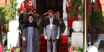 Venezuela e Irán suscriben acuerdos en petroquímica, transporte, minería y otras áreas