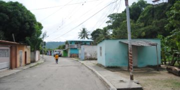 En La Unión desde hace años botan la basura a la quebrada