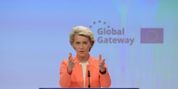 Von der Leyen dice que la UE invertirá 45.000 millones de euros en América Latina y el Caribe