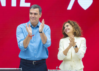 El PSOE negociará con «discreción» para gobernar en España y rechaza un referéndum en Cataluña