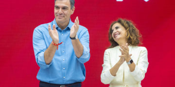 El PSOE negociará con «discreción» para gobernar en España y rechaza un referéndum en Cataluña