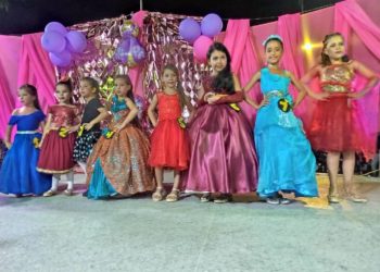 Daniela Benítez es la mini reina de las ferias de Sabana de Mendoza