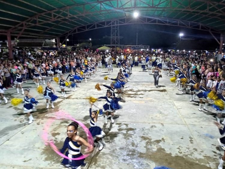Asistencia masiva en la inauguración de las ferias 51 de Sabana de Mendoza.
