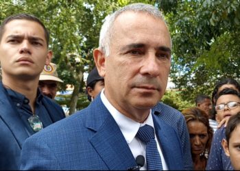 Bernal acusó a María Corina Machado de ordenar hacer las pintas que aparecieron en su contra en Táchira