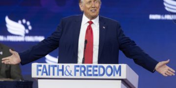 Trump despunta como gran favorito a la nominación republicana pese a las imputaciones