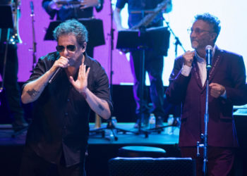 La magia argentina de Fito Páez y Andrés Calamaro deleita a 1.600 personas en Cartagena