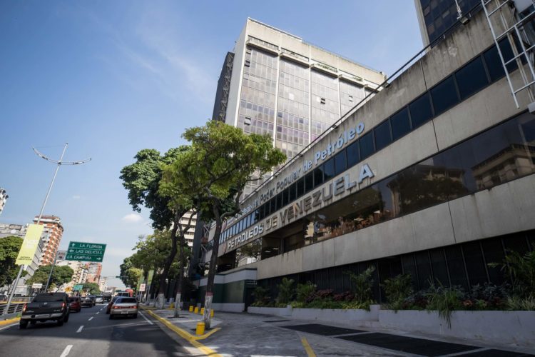 Fotografía de archivo de la sede del Ministerio del Petróleo y de Petróleos de Venezuela (PDVSA) en Caracas (Venezuela). EFE/ Miguel Gutiérrez