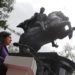 Inauguran una estatua ecuestre de Simón Bolívar en Moscú