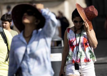 El hemisferio norte, bajo un calor de récord y noches tropicales peligrosas para la salud