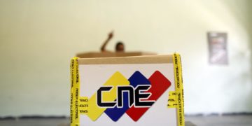 Más de 200.000 migrantes venezolanos han actualizado sus datos para votar en las primarias