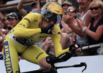 Vingegaard sobrevuela la crono y da un golpe al Tour de Francia, Rodríguez cae del podio