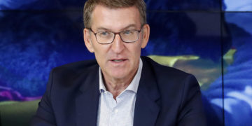 Feijóo pide a Sánchez reunirse para evitar un «bloqueo» y la ingobernabilidad de España