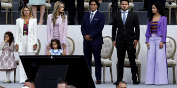 Juez formaliza captura de hijo de Petro y su exesposa, investigados por lavado de dinero