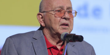 La literatura no está en su mejor momento, pero hay que confiar en los jóvenes, según poetas