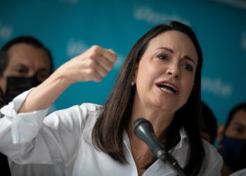 Candidatos a las primarias buscan acuerdos frente a inhabilitaciones