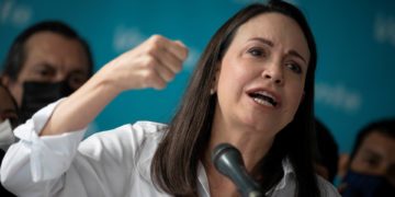 Candidatos a las primarias buscan acuerdos frente a inhabilitaciones