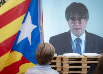Puigdemont condiciona su voto a Sánchez a la resolución de «conflicto» catalán