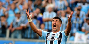 Luis Suárez se trata la rodilla en medio de las dudas sobre su continuidad en el Gremio