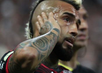 Arturo Vidal llega a Curitiba para fichar por el Athletico Paranaense
