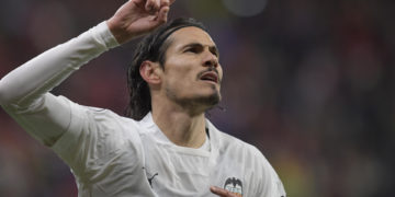 El ’10’ que lucieron Maradona, Riquelme o Tévez ahora será para Cavani