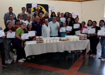 Asogata capacita a productores y nuevos emprendedores