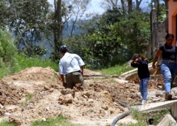 Frontera/ Realizan trabajos de reparación de tuberías en comunidades de Las Dantas