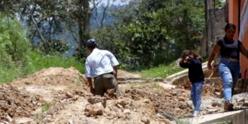 Frontera/ Realizan trabajos de reparación de tuberías en comunidades de Las Dantas