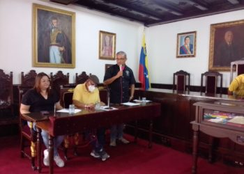 Vencimiento de las concesiones e invasión de rutas urbanas se discutió en Cámara Municipal de Valera