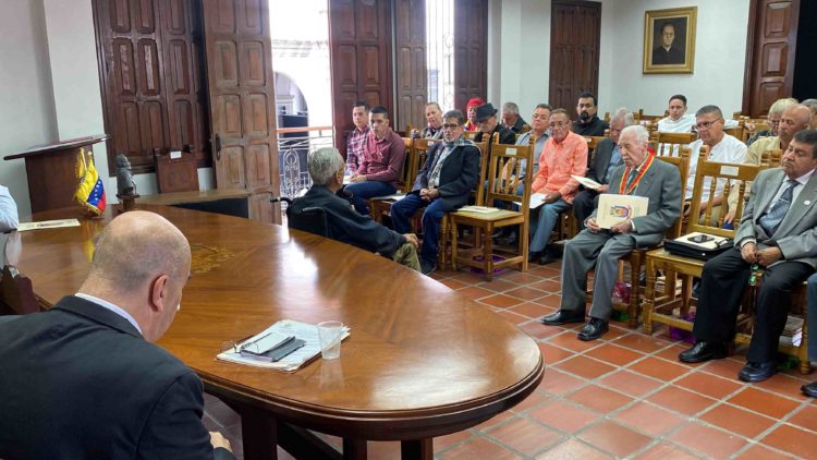 En el Primer Encuentro de Cronistas del Táchira se planteó la necesidad de escribir un libro sobre el estado. Foto: Carlos Eduardo Ramírez