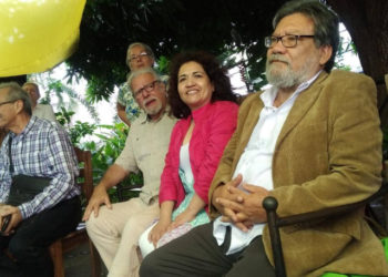 La poesía de Pedro Ruiz llenó de magia el CIAV
