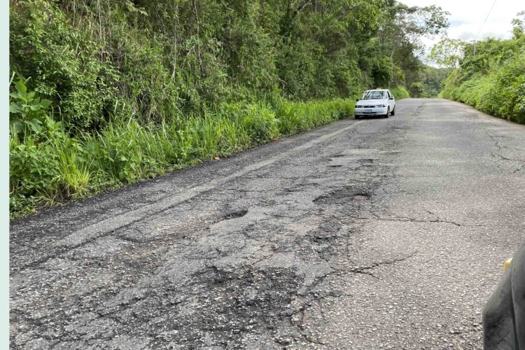 Huecos, desniveles, fallas de borde y mal estado en general presenta la vía que comunica a San Cristóbal con el municipio Junín. Fotos: Carlos Eduardo Ramírez