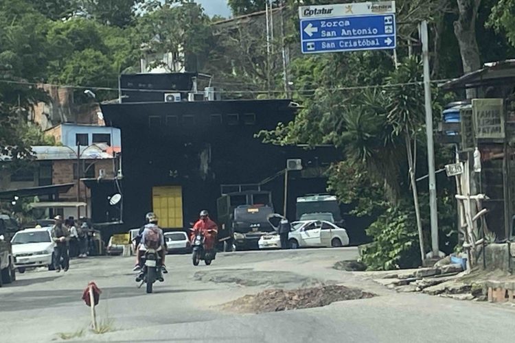 En la vía San Cristóbal- Rubio sobran huecos y fallas