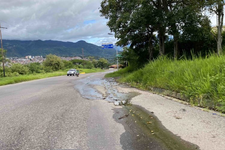 En la vía San Cristóbal- Rubio sobran huecos y fallas