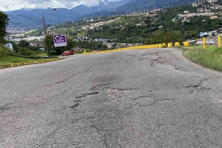 En la vía San Cristóbal- Rubio sobran huecos y fallas