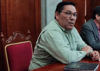 Concejal Luis Millán repudia reprogramación presupuestaria que deja sin beca a escolares municipales   