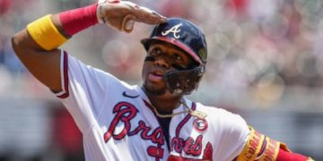 Ronald Acuña Jr. con su robo 45 entró al libro de récord de los Bravos de Atlanta