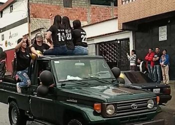 Bachilleres hacen caso omiso a comunicado y realizan caravana en Boconó