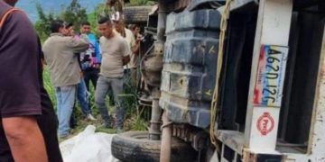 Volcamiento de camión en Timbis dejó un fallecido