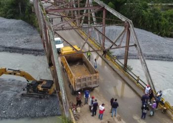 Inician ensamble de puente metálico en La Cavita