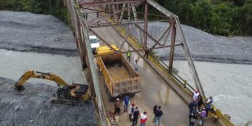Inician ensamble de puente metálico en La Cavita