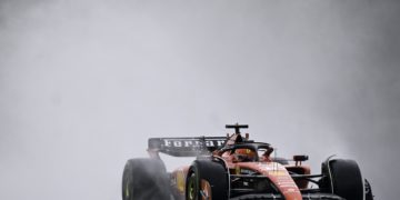 Leclerc lidera una jornada confusa en Hungría