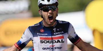 Kasper Asgreen gana el desafío al pelotón, Vingegaard sigue líder