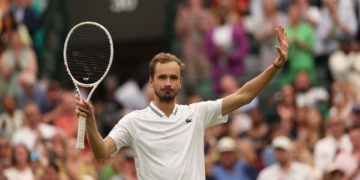 Medvedev escapa de Eubanks y jugará las semifinales