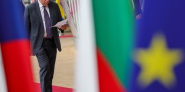 Borrell dice que el ataque ruso contra Odesa es «otro crimen de guerra»