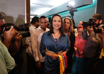 María Corina dice que su inhabilitación se volverá contra el Gobierno