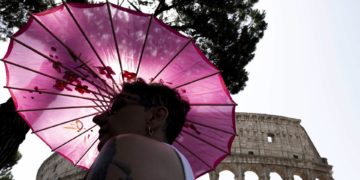 El calor abrasa el sur de EE.UU. y da una tregua a Europa, donde se desatan las tormentas