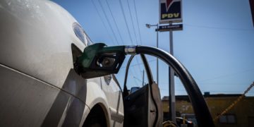 Ejecutivo Nacional pone fin al suministro de combustible gratuito para el sector industrial