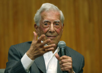 Vargas Llosa es hospitalizado por segunda vez en Madrid por covid-19