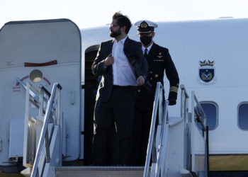 Boric viaja a España para su primera gira europea, que incluye Bélgica, Suiza y Francia