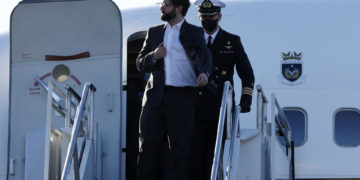 Boric viaja a España para su primera gira europea, que incluye Bélgica, Suiza y Francia